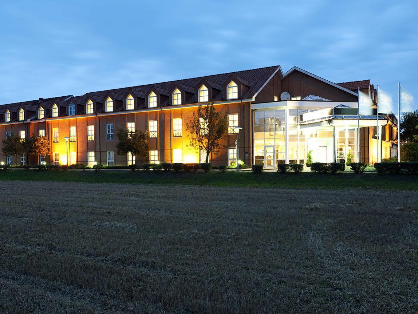 NH Magdeburg Hotel Barleben Bagian luar foto