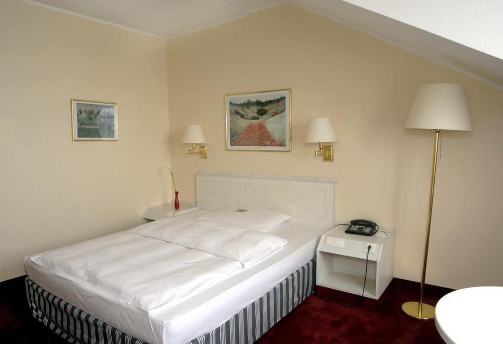 NH Magdeburg Hotel Barleben Bagian luar foto